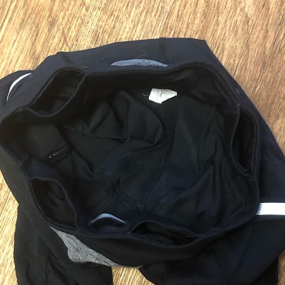 Lululemon Black and Gray Run A Marathon Crop Capri Leggings Size 4 - Picture 10 of 16